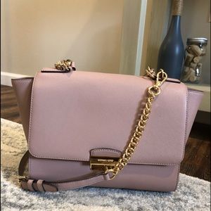 Micheal Kors Small Crossbody 💕